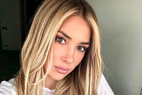 Alice Campello risponde ad un commento e spiega perché non mostra più il volto dei suoi figli sui social preview