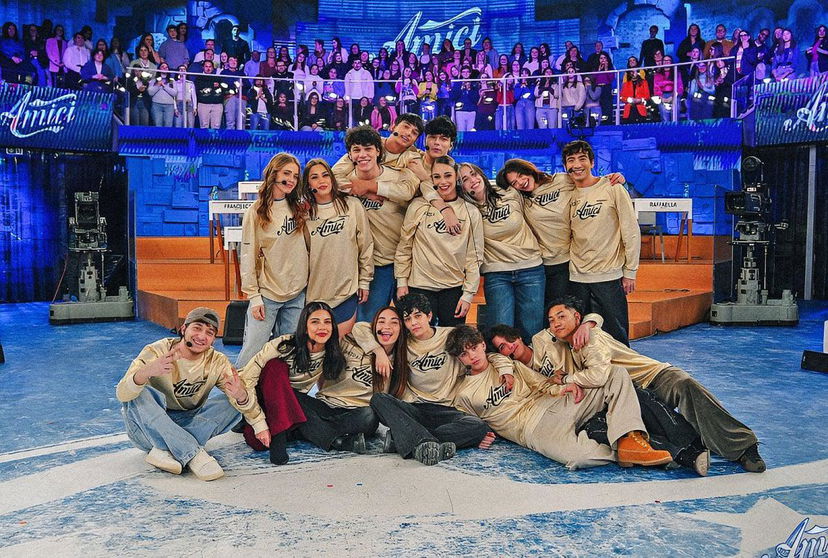 Amici 24, solo un cantante dell’ultima edizione è ancora presente nella classifica di vendite (e non è Luk3) preview