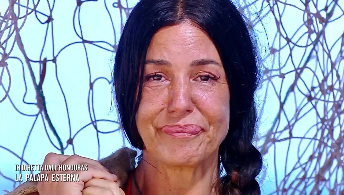 Isola 19, quarta puntata: eliminata Alessia Fabiani (che rifiuta di rimanere sull’Ultima Spiaggia), Carly Tommasini si ritira per motivi di salute. I nominati sono… article-post