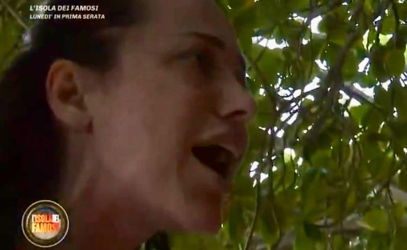 Isola 19, Teresanna Pugliese perde le staffe contro una naufraga: ecco cosa è successo (Video) preview