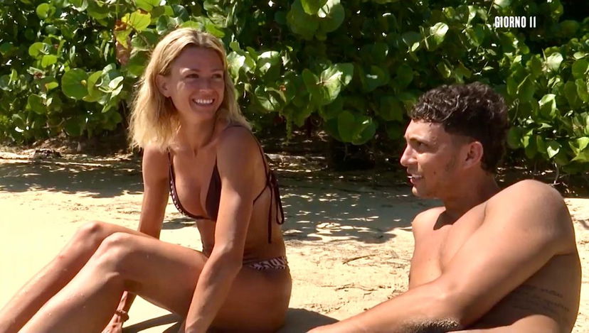 Isola 19, Nunzio ci prova con Camila: “Senti caldo perché sono vicino a te?”. La reazione della Giorgi preview