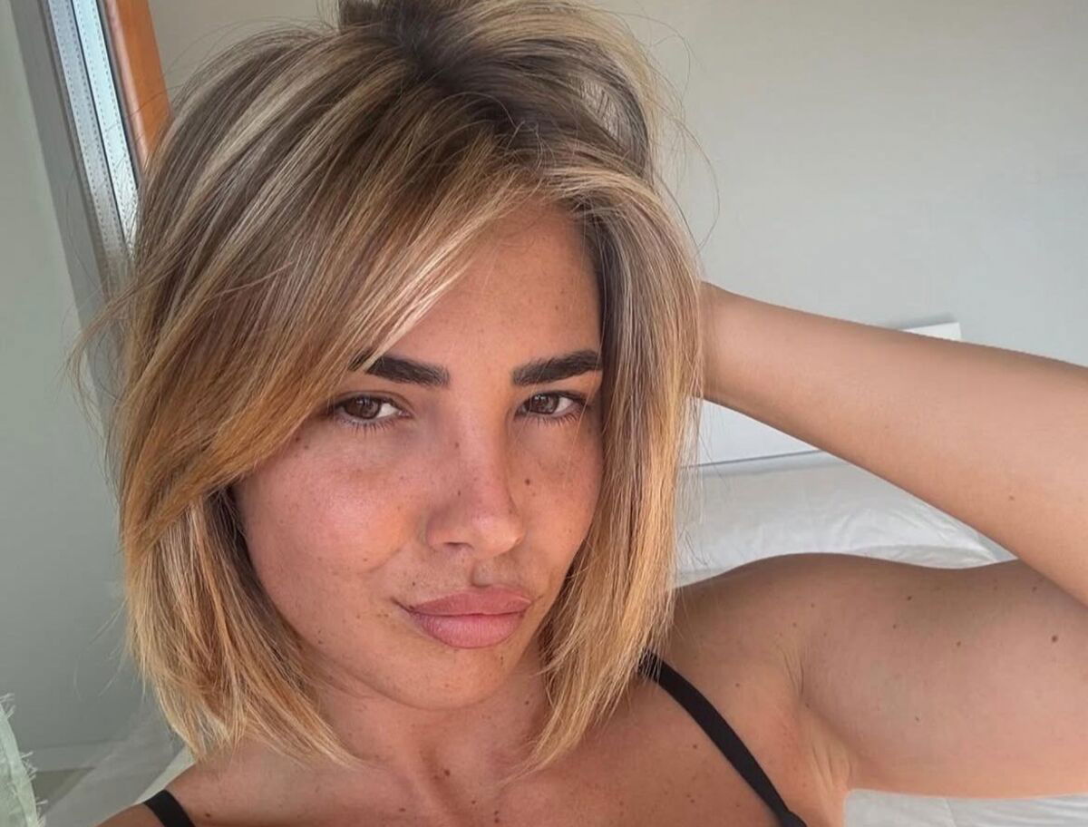 Martina De Ioannon si scontra sui social con un volto storico di Uomini e Donne: “Il tuo parere non interessa a nessuno!” article-post