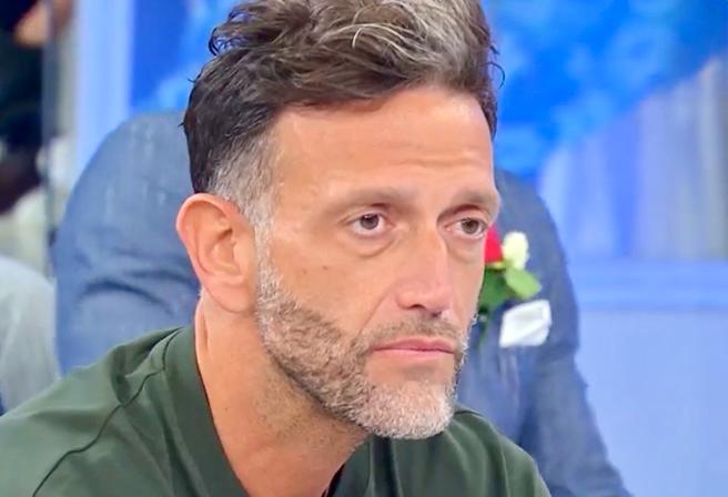 Uomini e Donne, Giovanni Siciliano fa un gesto clamoroso per una dama del Trono over: fan a bocca aperta preview