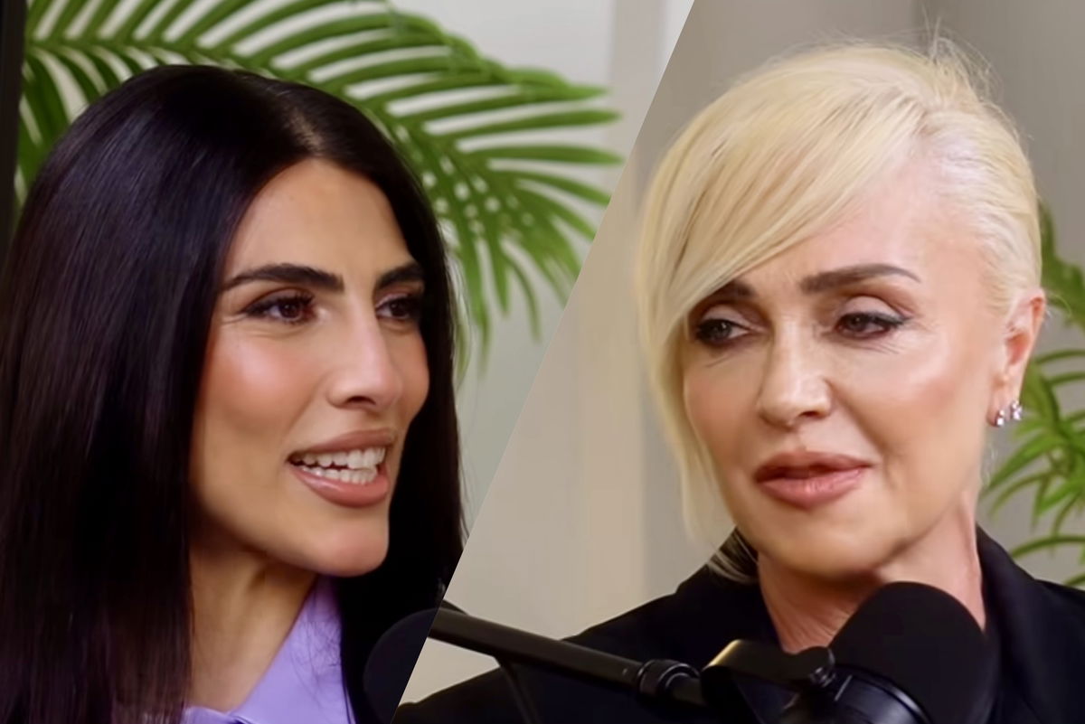 Paola Barale ospite di Giulia Salemi lancia una frecciatina ad Alfonso Signorini e a proposito della sua carriera: “Non volevo fare la showgirl, ma…” article-post