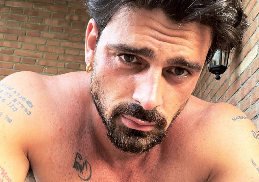 Michele Morrone, svelato dove si trova (e cosa rappresenta) il tatuaggio misterioso di cui non ha voluto parlare a Belve preview