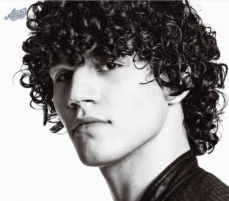 Amici 24, Nicolò Filippucci svela come ha vissuto le critiche ricevute (e con quali famosissimi cantanti gli piacerebbe duettare!) article-post