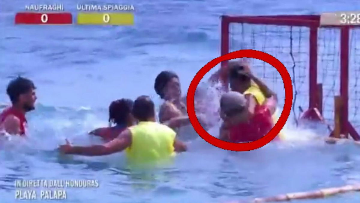 Isola 19, clamorosa rissa in diretta tra Dino e Omar durante la sfida a squadre: il video article-post