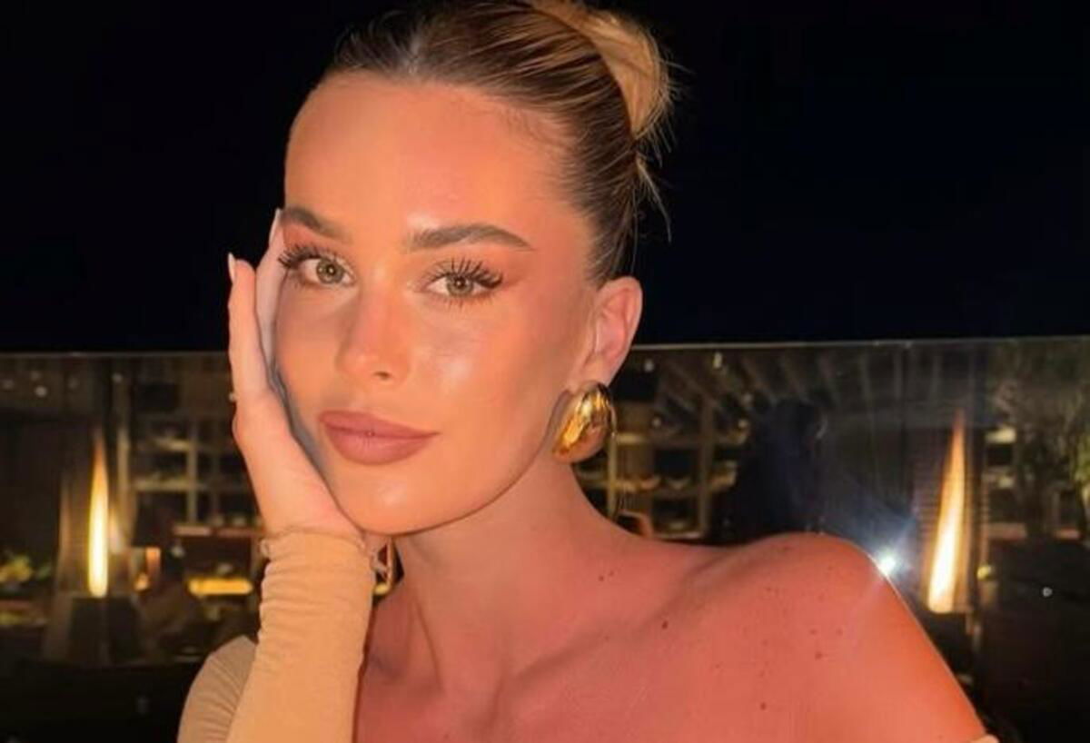 Uomini e Donne, Sophie Codegoni presa di mira sui social perché va in vacanza senza sua figlia: la replica article-post