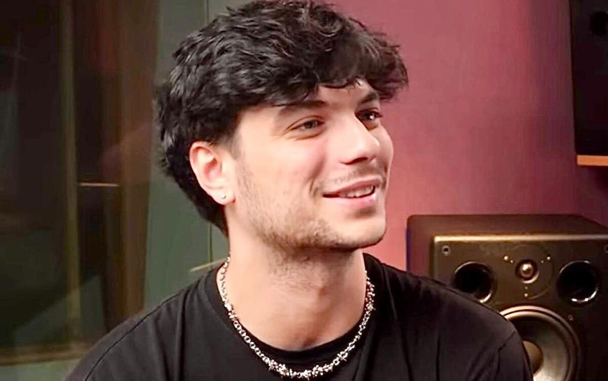 Amici, TrigNO risponde ai recenti gossip che hanno coinvolto la sua relazione con Chiara: “Persone che vogliono rovinare le cose belle” article-post