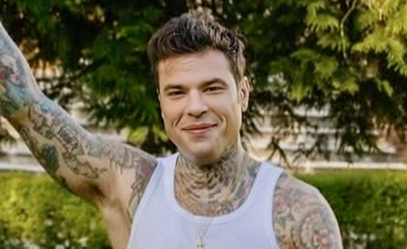 Fedez paparazzato insieme alla sua nuova fiamma Giulia Honegger preview