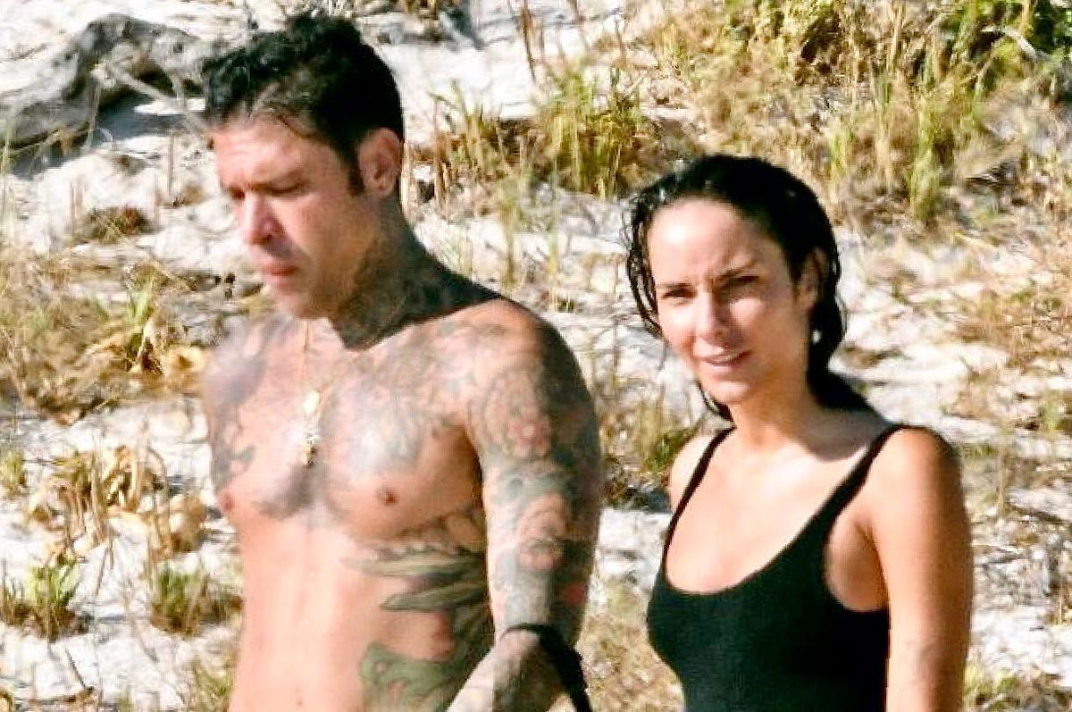 Fedez e Giulia Honegger non si nascondono più: la foto del bacio article-post