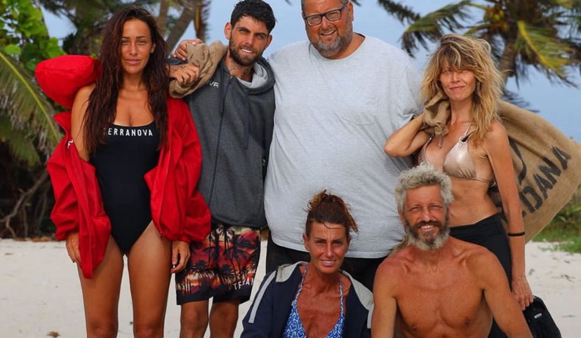 Isola 19, i naufraghi dopo mesi si specchiano e vedono la loro trasformazione fisica: le reazioni preview
