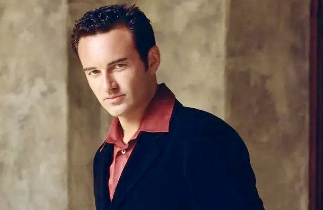 Streghe, Julian McMahon è morto a 56 anni preview