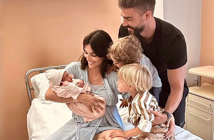 Uomini e Donne, Nicole Mazzocato è diventata mamma per la terza volta: le prime foto con la piccola Aurora preview