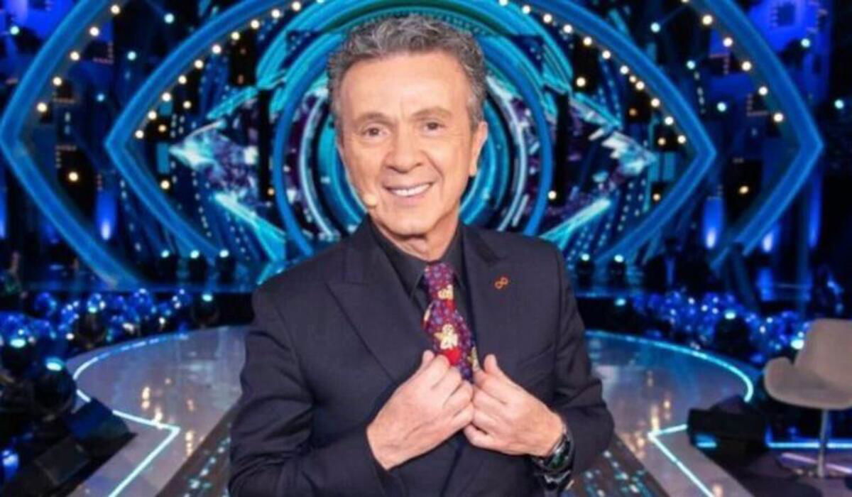 Gf Vip, Pupo rivela: “Non ne ho mai visto un secondo, un autore prendeva appunti” article-post