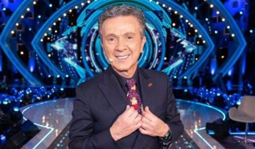 Gf Vip, Pupo rivela: “Non ne ho mai visto un secondo, un autore prendeva appunti” preview