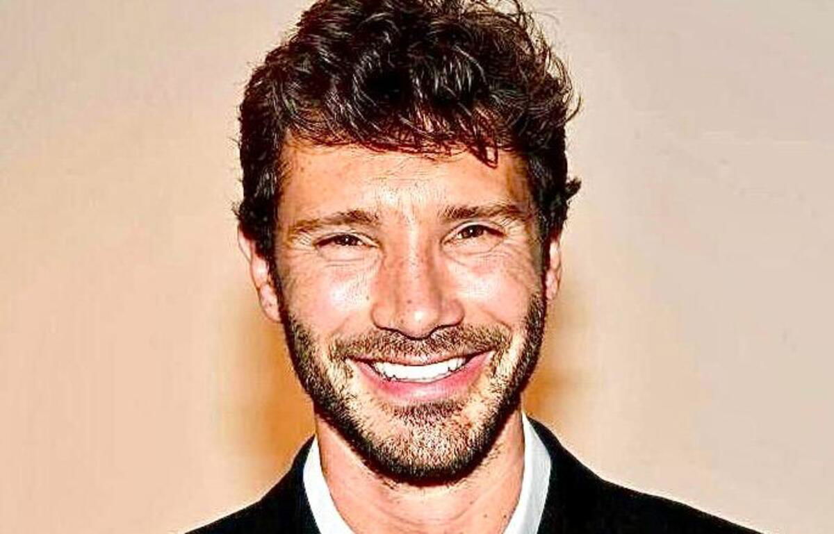 Stefano De Martino e l’estate bollente nella sua villa da 2 milioni di euro: “Impone un divieto agli ospiti” article-post