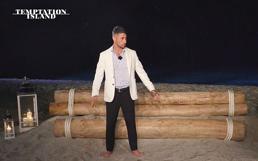 Temptation Island 13, seconda puntata: Alessio si pente e chiede il falò a Sonia M. (che rifiuta), Simone confessa un tradimento e Sonia B. scoppia in lacrime preview