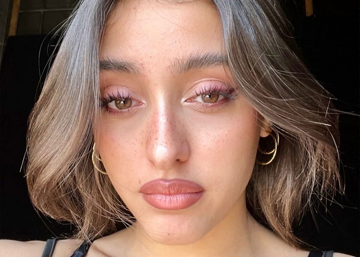 Amici, Giulia Stabile accusata di essersi rifatta labbra e zigomi: la lunga replica social article-post