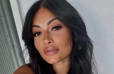 Temptation Island, Alessia Pascarella si difende dall’accusa di aver ‘lanciato un drink addosso a tre persone’: “Ecco cos’è successo davvero” preview