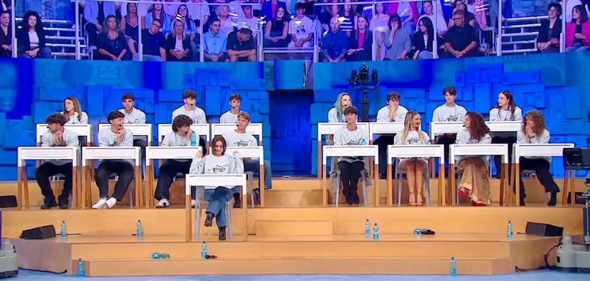 Amici 25, gli alunni che hanno ottenuto più consensi hanno scelto il loro professore di riferimento all’interno della scuola preview