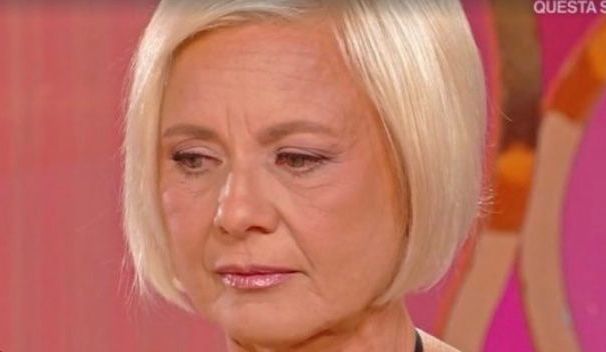 Antonella Elia si commuove da Caterina Balivo: “Ecco perché io e Pietro abbiamo rimandato di nuovo le nozze” preview