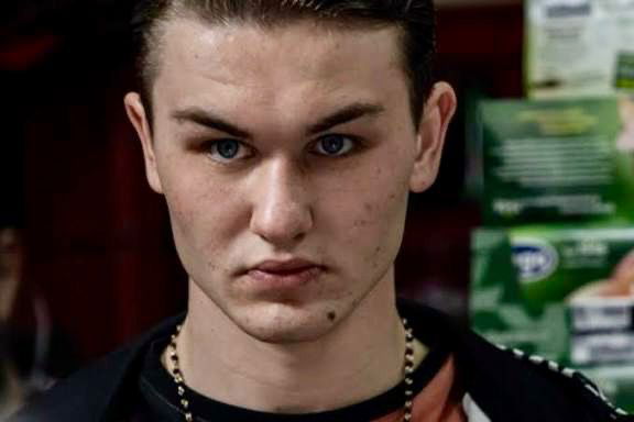 Artem Tkachuk, il ‘Pino ‘o pazzo’ di Mare fuori, finisce al pronto soccorso in codice rosso, dà in escandescenza e interviene la vigilanza preview