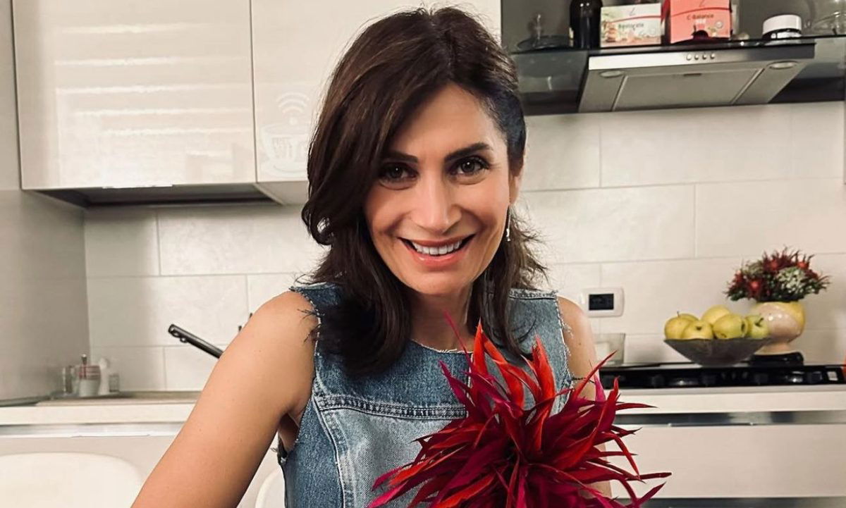 Uomini e Donne, Barbara De Santi criticata per l’aspetto estetico dopo il suo ritorno sui social: “Sono fiera di questo mio cambiamento, ho 56 anni e…” article-post