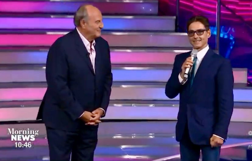 Pier Silvio Berlusconi interviene a La Ruota della Fortuna per celebrarne gli ascolti e lancia una stilettata contro Affari Tuoi (Video) preview