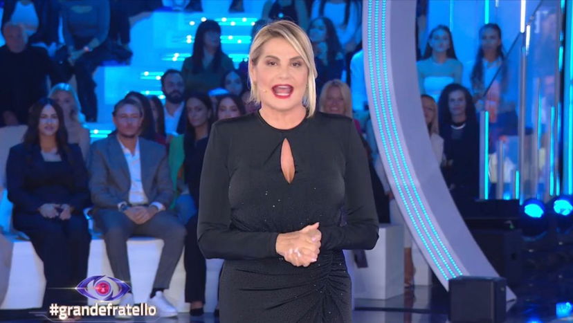 Grande Fratello, prima puntata: presentati i primi 13 inquilini della Casa, già aperto il primo televoto preview