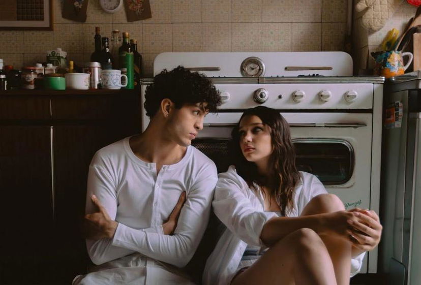 Amici, Sarah Toscano e Mida faranno da colonna sonora di una nuova serie Netflix: i dettagli preview