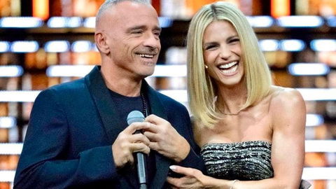 Michelle Hunziker: “Avevo un’autostima bassissima, ora mi amo molto. Con Eros Ramazzotti oggi mi comporterei in modo diverso, ma…” preview