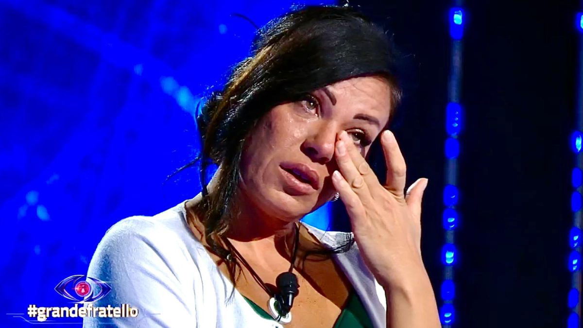 Grande Fratello, le drammatiche confessioni di Francesca Carrara dopo la puntata: “Situazione degenerata, cose molto pesanti” article-post