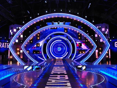 Grande Fratello Vip, la nuova edizione si farà con Ilary Blasi alla conduzione. In alternativa ecco chi potrebbe prendere il suo posto preview