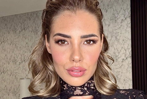 Martina De Ioannon inaugura il proprio canale YouTube e rivela: “Ecco cosa mi sono rifatta!” preview