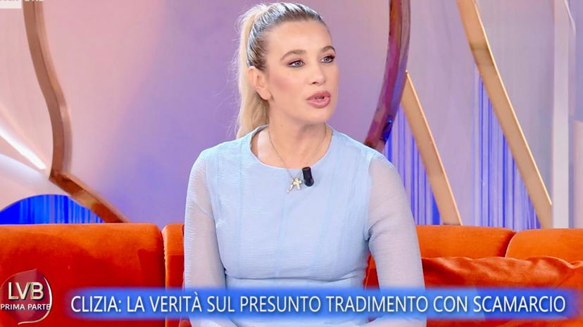 Clizia Incorvaia sull’ex marito Francesco Sarcina: “Mi ha tradita con mezza Italia, ero diventata paranoica e insicura” preview