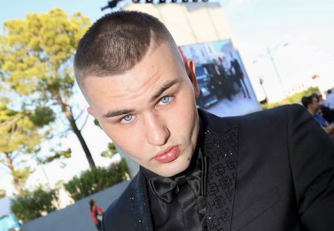 Artem, il ‘Pino’ di Mare Fuori pubblica un allarmante video dall’ospedale e preoccupa i fan preview