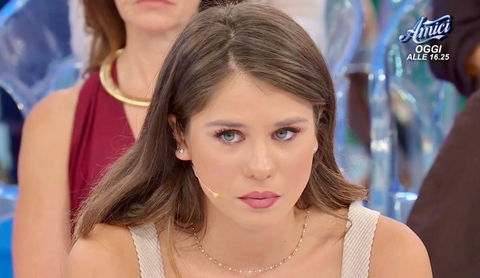 Uomini e Donne, Cristiana Anania pubblica una frecciata social ma poi cancella tutto: cosa aveva scritto preview