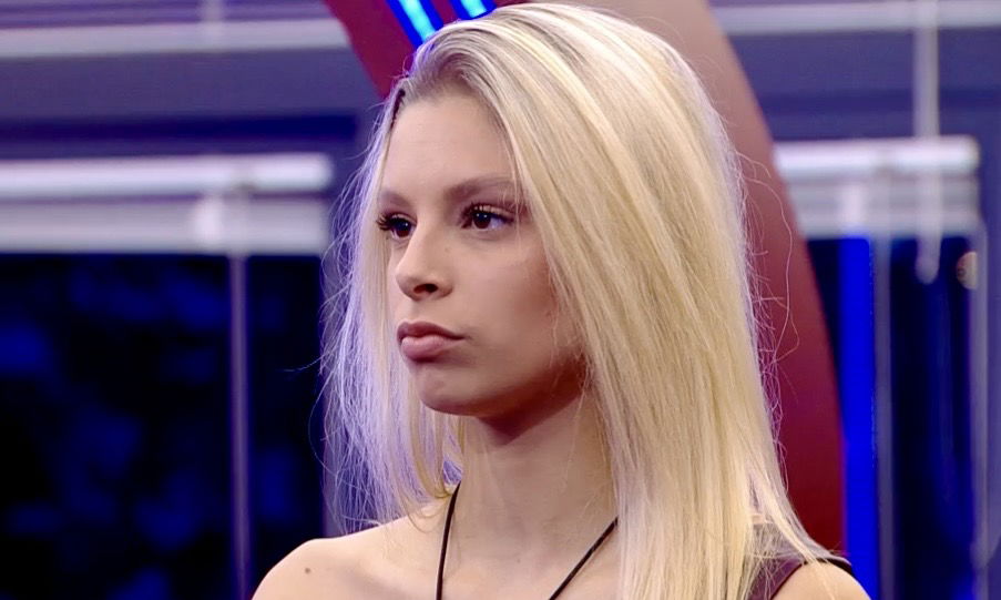 Giulia Soponariu ha un nuovo malore dopo la diretta del Grande Fratello: “Mi ha detto che vuole andare via” article-post