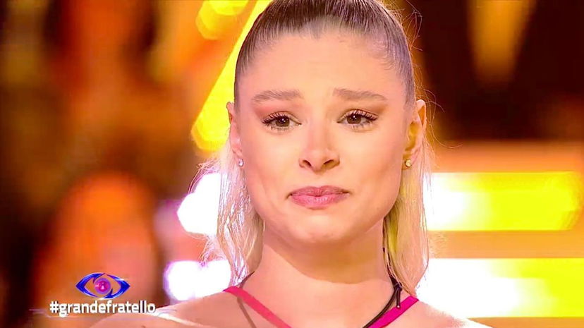 Grande Fratello, decima puntata: Giulia è la prima finalista, in studio un acceso faccia a faccia tra Omer e Jonas. In nomination… preview