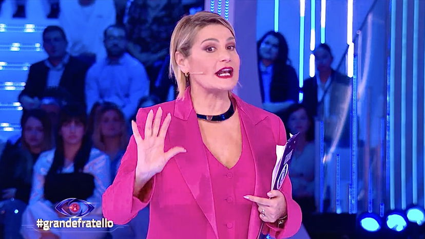 Grande Fratello, le anticipazioni dell’undicesima puntata: l’elezione del secondo finalista e “una decisione molto difficile” per un’inquilina preview