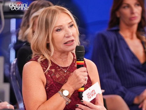 Uomini e Donne, ecco chi è Renata Presti: l’ex dama è tornata nel parterre per conoscere Mario Lenti preview