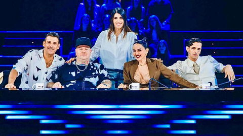 “Reazione da ignorante”, volano stracci a X Factor tra due giudici: ecco cosa è successo preview