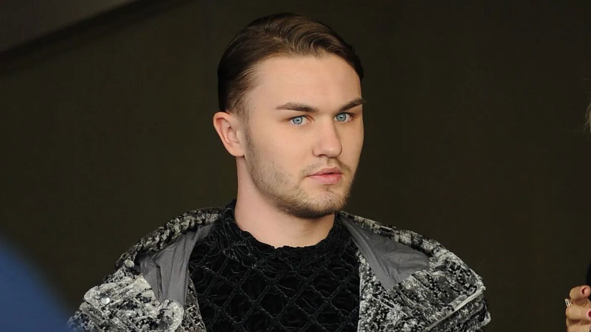 Artem di Mare fuori pubblica un lungo sfogo: “13 giorni nel TSO in mezzo ai veri pazzi, non provo più niente in questa vita” article-post