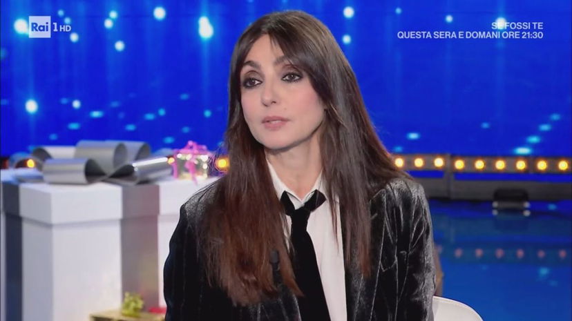 Ambra Angiolini e l’aneddoto sulla prima notte con Francesco Renga: “Mi giro ed era in mutande, ecco cosa voleva mostrarmi” preview
