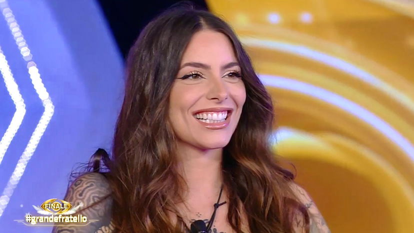 Anita Mazzotta vince il Grande Fratello 2025 La piercer ha trionfato battendo Giulia Soponariu nello scontro finale preview