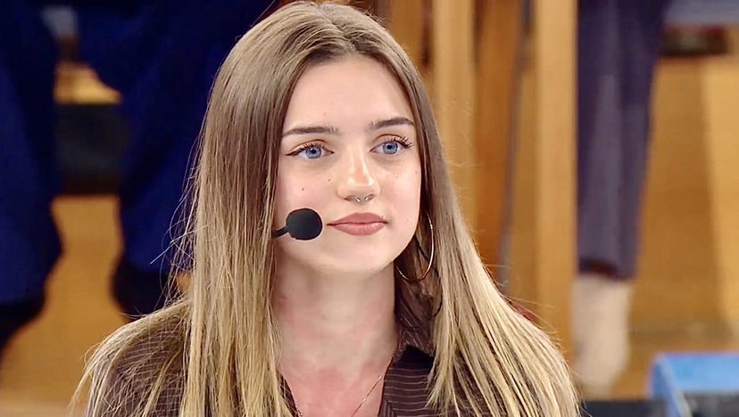 Amici 25, puntata del 21/12/25: Gard vince la sfida, Anna Pettinelli sospende la maglia a Flavia preview