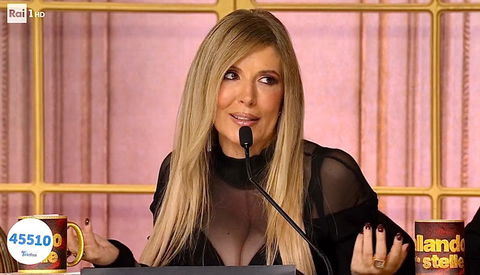 Ballando con le Stelle, Selvaggia Lucarelli svela perché si era divertita di più nella scorsa edizione (e chi tra i concorrenti “si crede Can Yaman”) preview