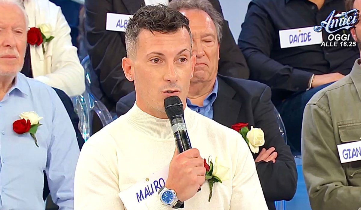 Uomini e Donne, Mauro parla della dipendenza da stupefacenti: “Mi lanciai dal secondo piano per andare a cercare le sostanze”, il racconto choc article-post