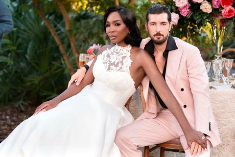 Andrea Preti e Venus Williams sposi: ecco tutti gli abiti sfoggiati dalla campionessa per le nozze (Foto) preview